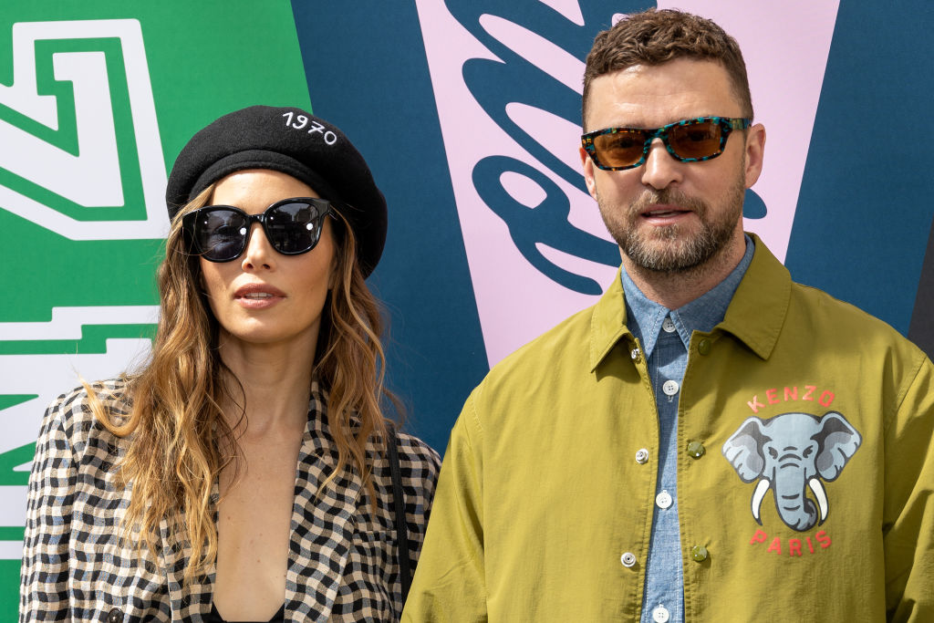 Justin Timberlake & Jessica Biel Hold Hands In Rome